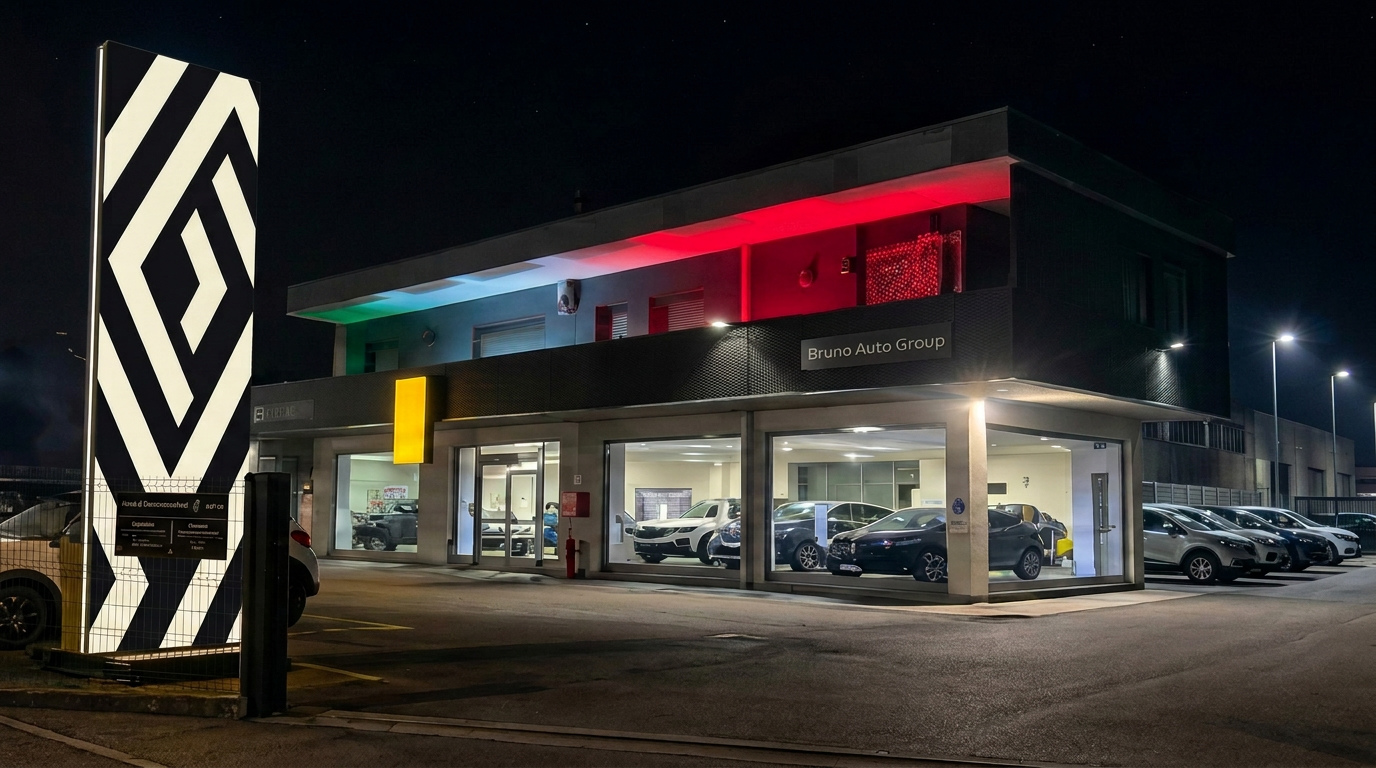 La nostra sede di sera con il totem Renault illuminato